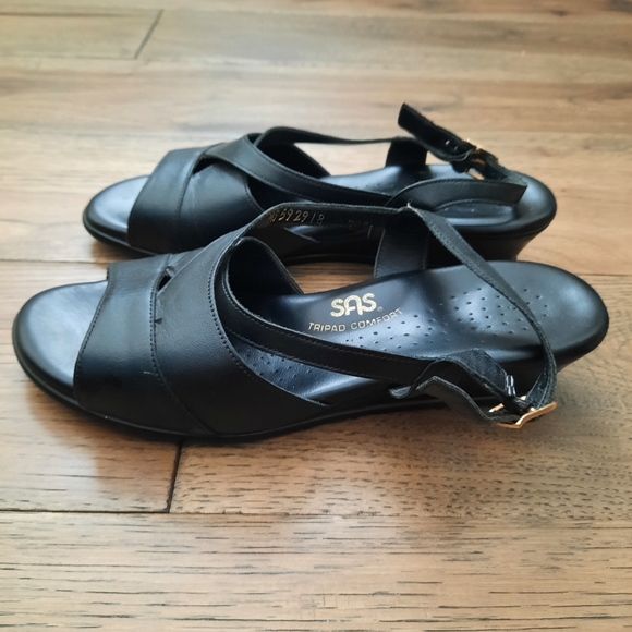 SAS Caress Tripad Comfort Cross Strap Wedge Sandal Black Size 8 - Picture 2 of 16